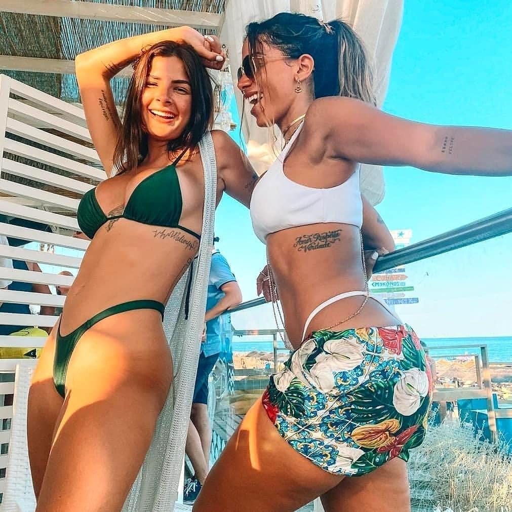 Anitta curte fim de semana 'louco' na Itália com rebolado, drinks e show