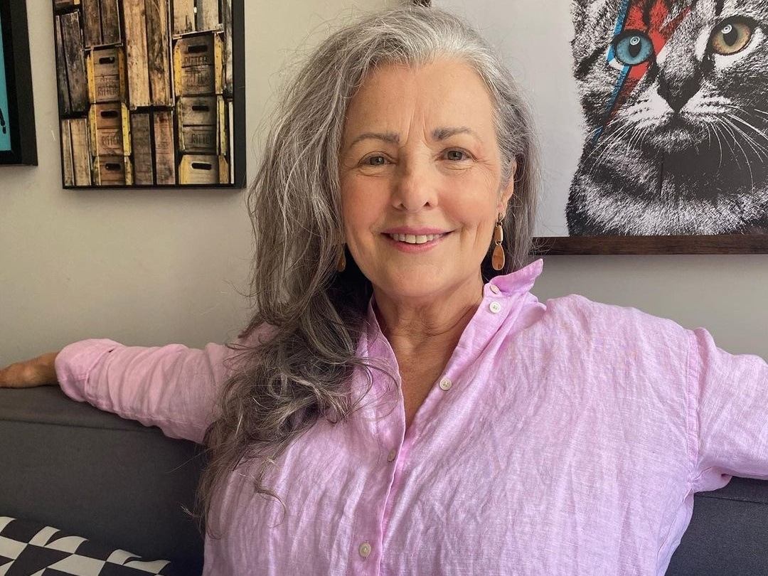 "Não combina com a sua idade": por que cabelo longo depois dos 50 incomoda?