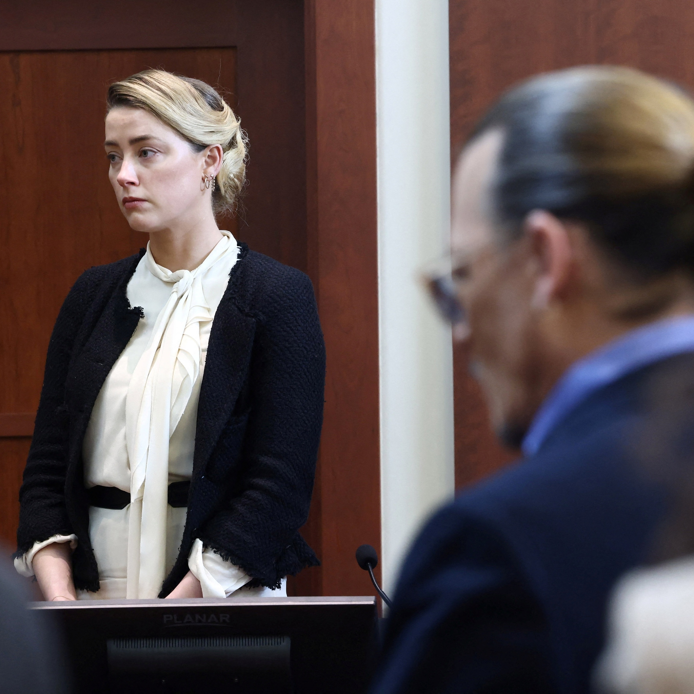 Amber Heard pede anulação do julgamento que deu vitória a Johnny