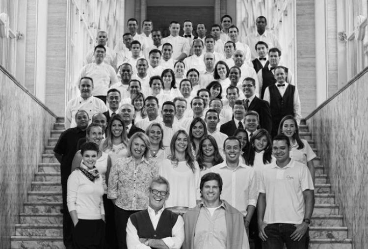 Charlô (à frente, de óculos) e sua equipe Charlô (à frente, de óculos) e sua equipe