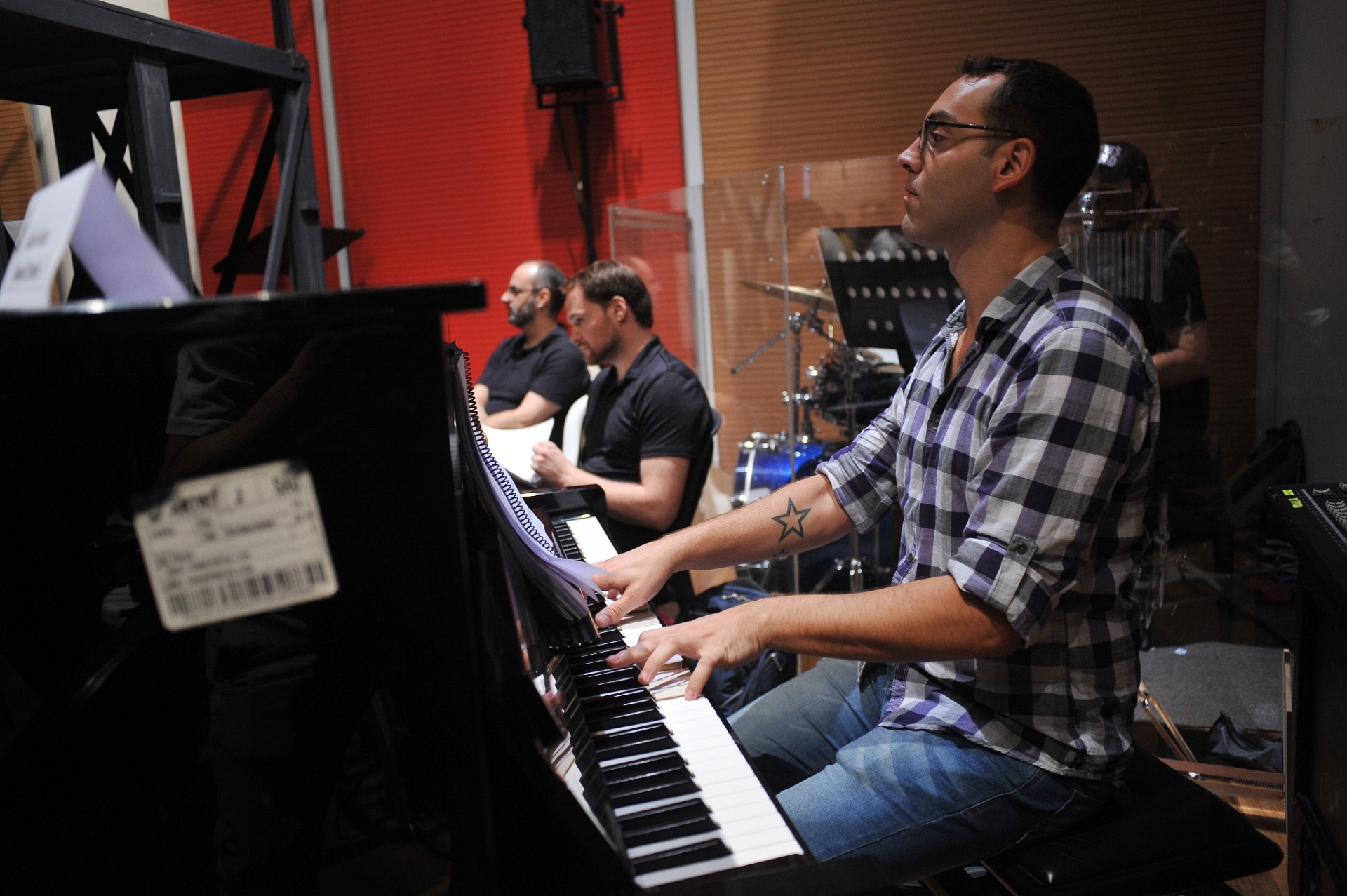 14.jan.2016 - Ensaio do elenco do musical "Wicked - A História Não Contada das Bruxas de Oz", em São Paulo - Reinaldo Canato/UOL