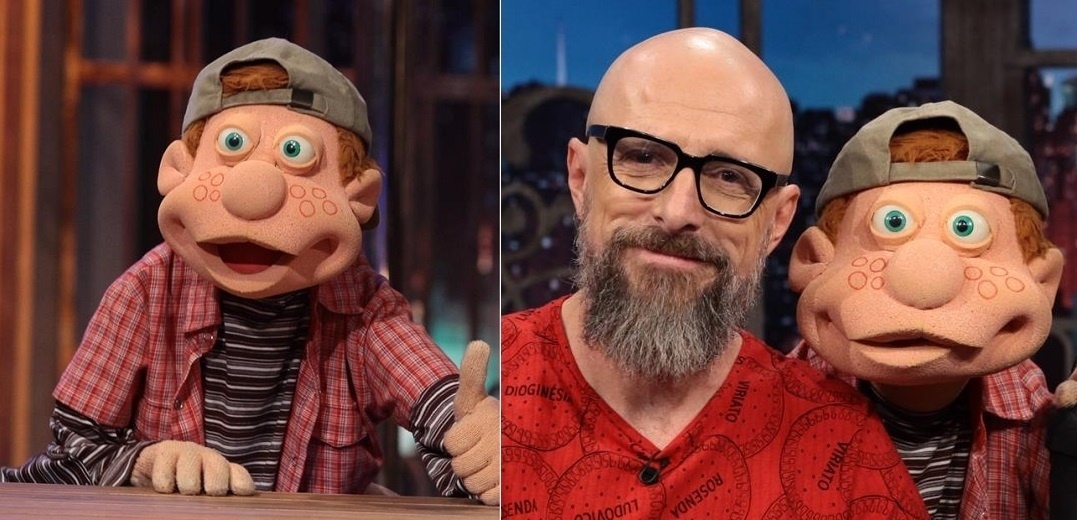 Júlio, do programa "Cocoricó", é manipulado por Fernando Gomes, que também está por trás de outros personagens infantis da TV Cultura, como Gato Pintado ("Castelo Rá-Tim-Bum"), X ("X-Tudo") e Garibaldo na versão mais recente de "Vila Sésamo" - Montagem/UOL