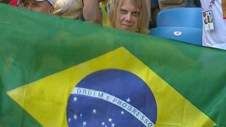 Yuri Torsky virou meme depois de aparecer com bandeira do Brasil em Samara - VK