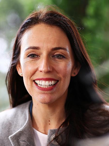 Jacinda Ardern, primeira-minsitra da Nova Zelândia, é exemplo de liderança no combate à covid-19 - Hannah Peters/Getty Images