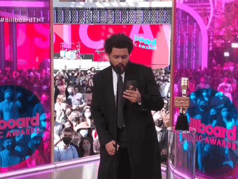 The Weeknd vence prêmio principal no Billboard Music Awards 2021