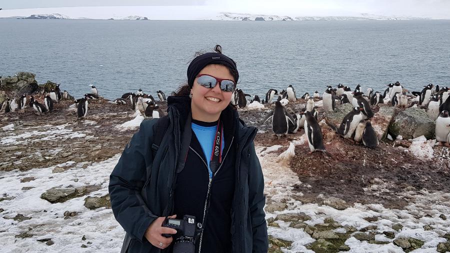 Francyne Elias-Piera é bióloga marinha e já participou de cinco expedições para o continente, essa da foto foi em 2018 - arquivo pessoal