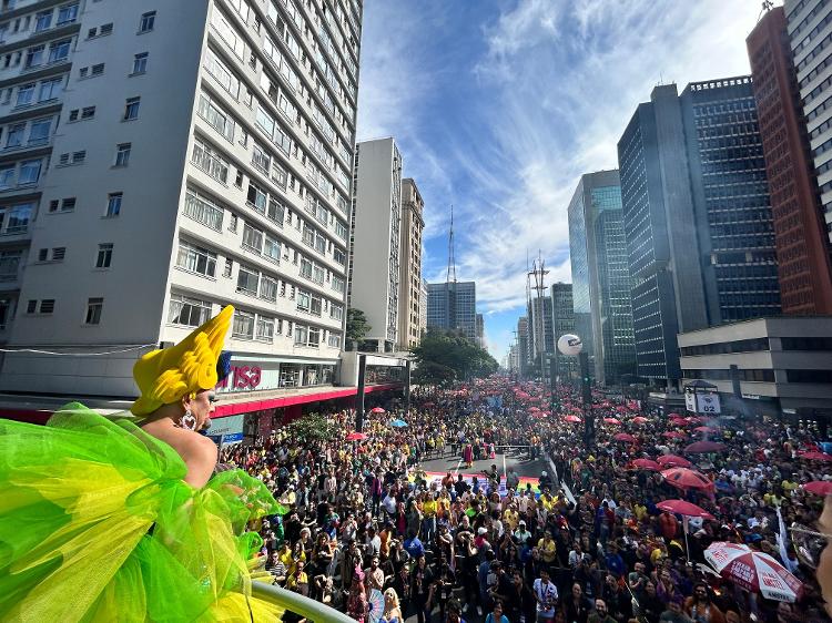 Tchaka Drag Queen comanda trio da Parada LGBTQIA+ 2024