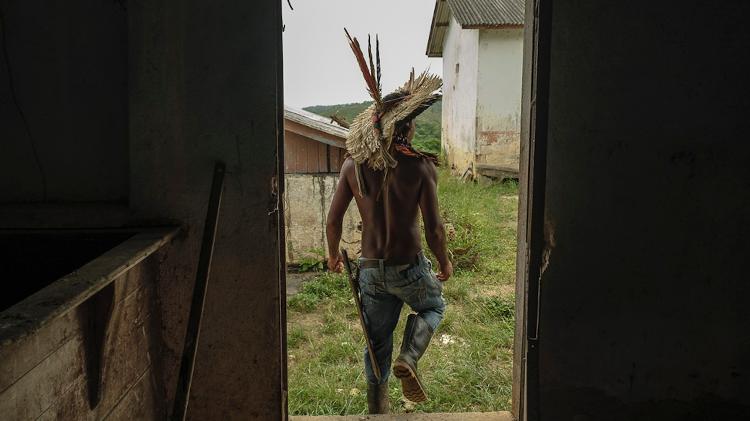 Mesmo sem apoio contínuo de órgãos públicos e com o histórico de conflitos fundiários, Tohõ Pataxó segue liderando a iniciativa e trabalhando de maneira regular na área, sem o reconhecimento formal do Estado brasileiro Mesmo sem apoio contínuo de órgãos públicos e com o histórico de conflitos fundiários, Tohõ Pataxó segue liderando a iniciativa e trabalhando de maneira regular na área, sem o reconhecimento formal do Estado brasileiro