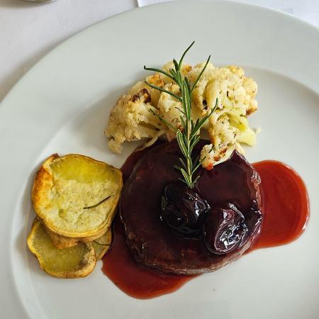 Carne de avestruz no Kurotel, em Gramado Carne de avestruz no Kurotel, em Gramado