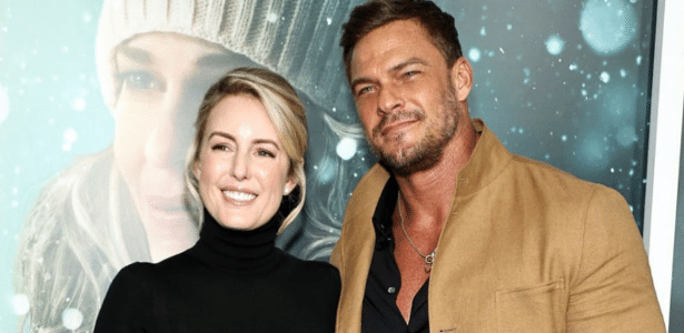 Alan Ritchson anuncia separação após 20 anos de casamento