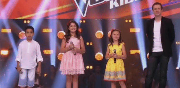  Rafa Gomes, Igor Silveira e Kaliny Rodrigues cantam "Superfantástico" no "The Voice Kids - Reprodução - Reprodução