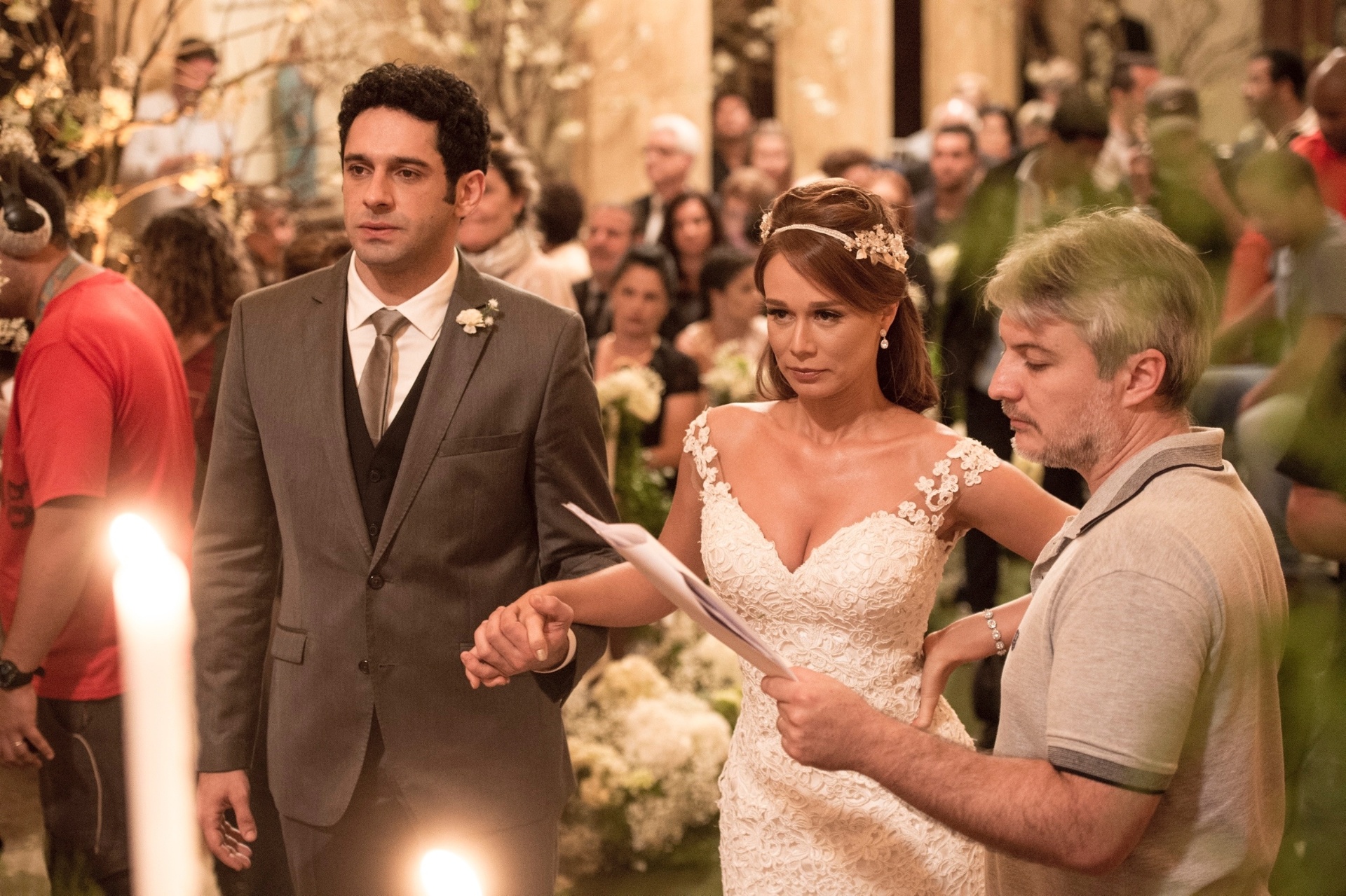 De supetão, Beto puxará Tancinha e a levará à sacristia onde lhe contará todas as armações. Desesperada, Tancinha ficará em prantos, cheia de raiva do publicitário, mas manterá a pose e volta ao altar com o noivo. A cena de "Haja Coração" irá ao ar na próxima segunda-feira (31) - João Cotta/TV Globo