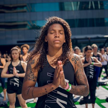 Rafaela Silva aposta na ioga para melhorar a flexibilidade - Cadu Vigilia/Divulgação/Nike