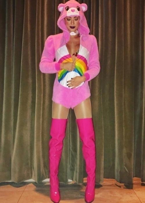 Thaila Ayala se vestiu de Ursinha Carinhosa para curtir festa de Halloween em Nova York, nos Estados Unidos - Reprodução/Instagram