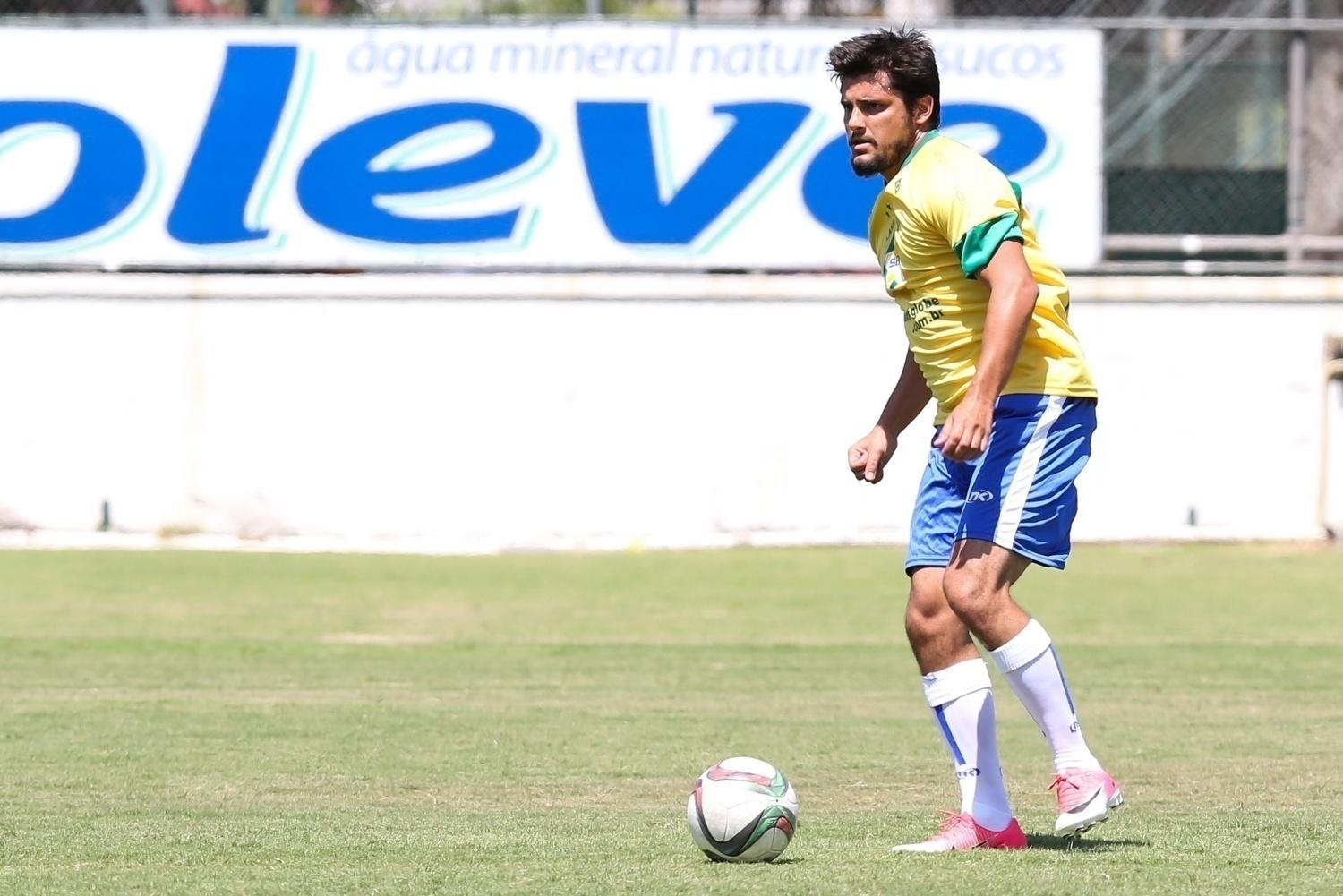 O ator Bruno Gissoni também jogou ao lado do irmão e dos colegas - Roberto Filho/Brazil News