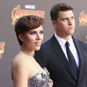 Scarlett Johansson e Colin Jost comparecem ao lançamento de "Vingadores: Guerra Infinita", em Los Angeles - Jesse Grant/Getty Images