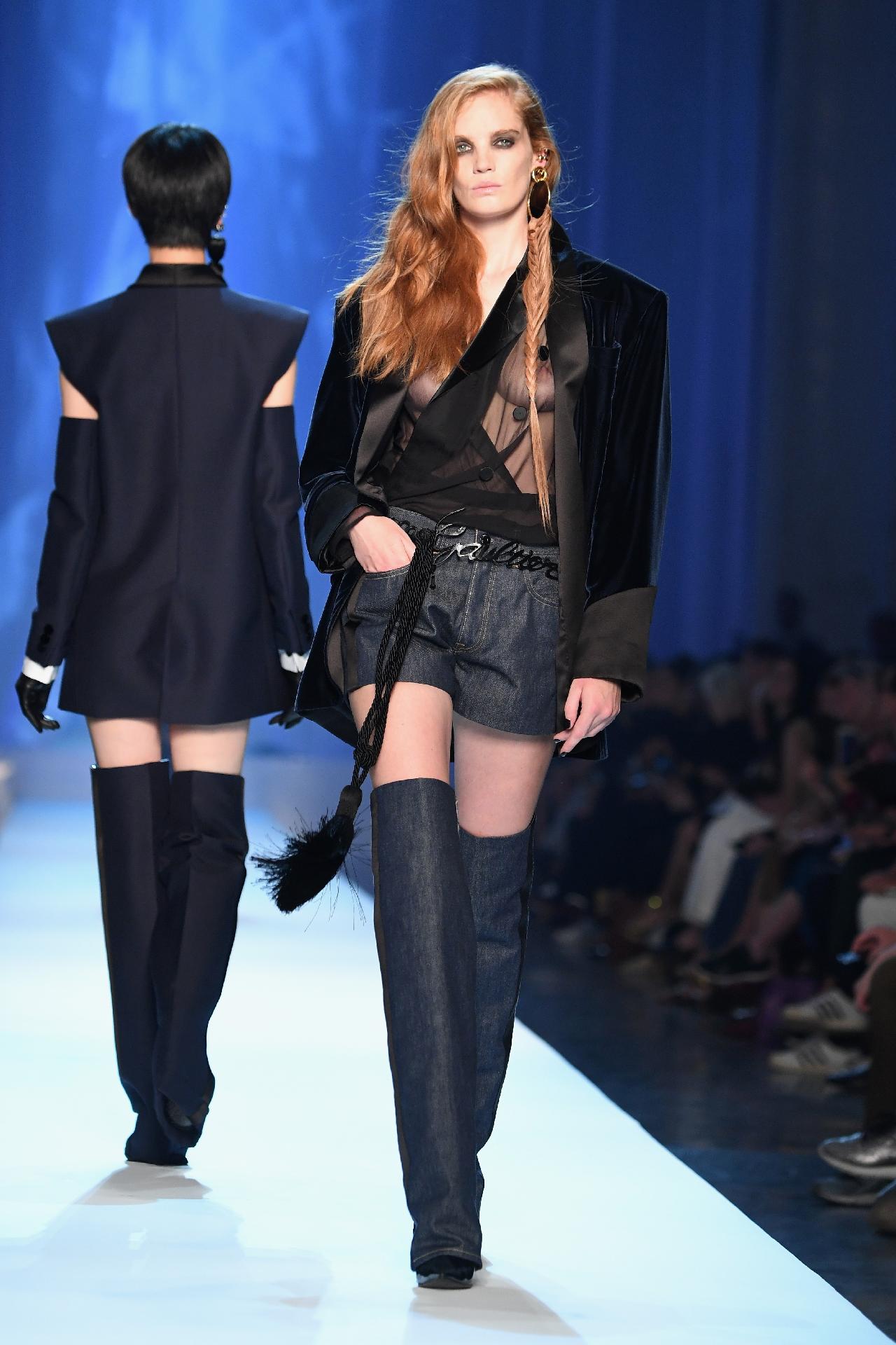 O desfile de outono inverno 2018/2019 de Jean-Paul Gaultier na Semana de Alta-Costura de Paris em 4 de julho - Getty Images