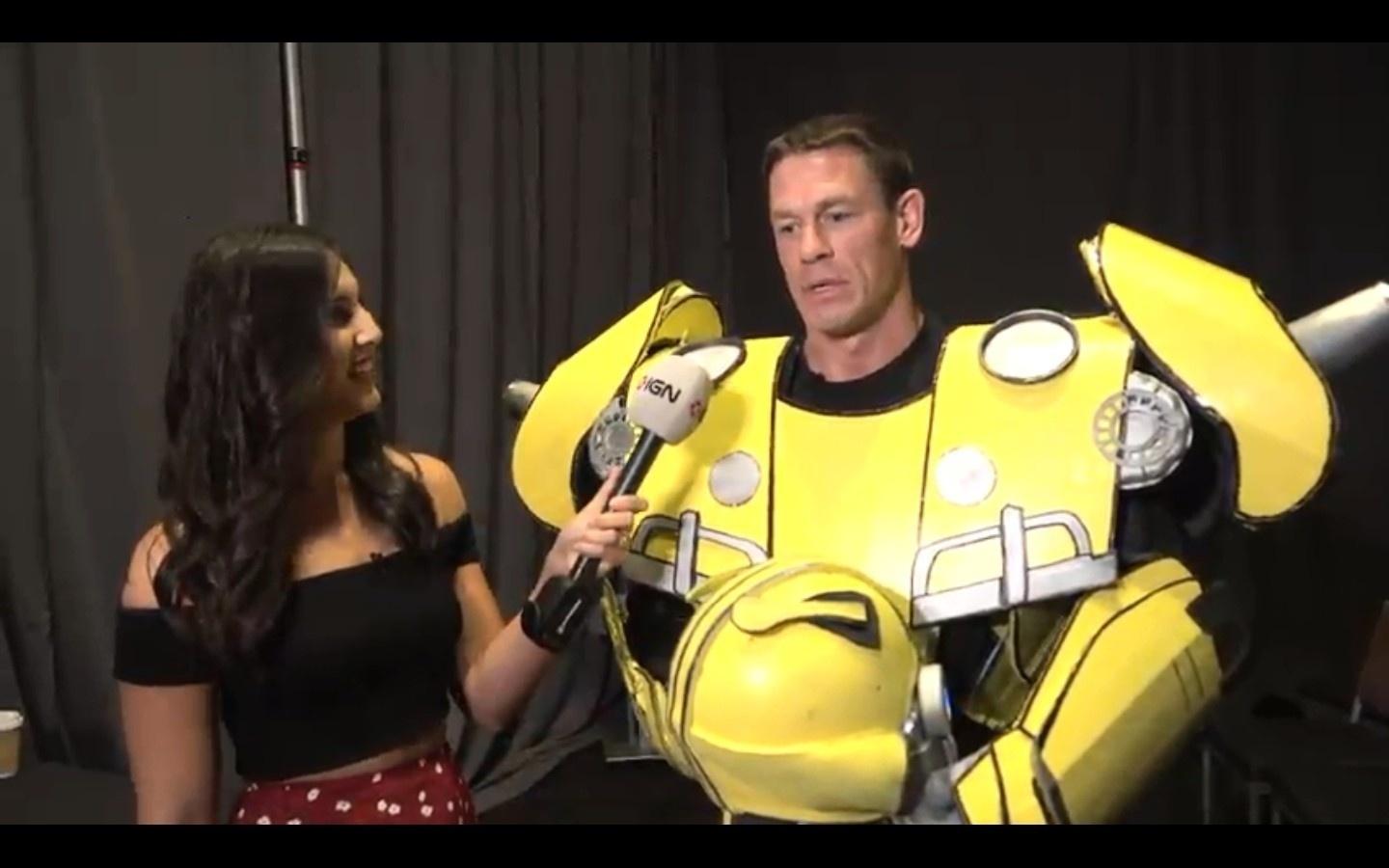 John Cena circula por San Diego vestido de Bumblebee - Reprodção/IGN