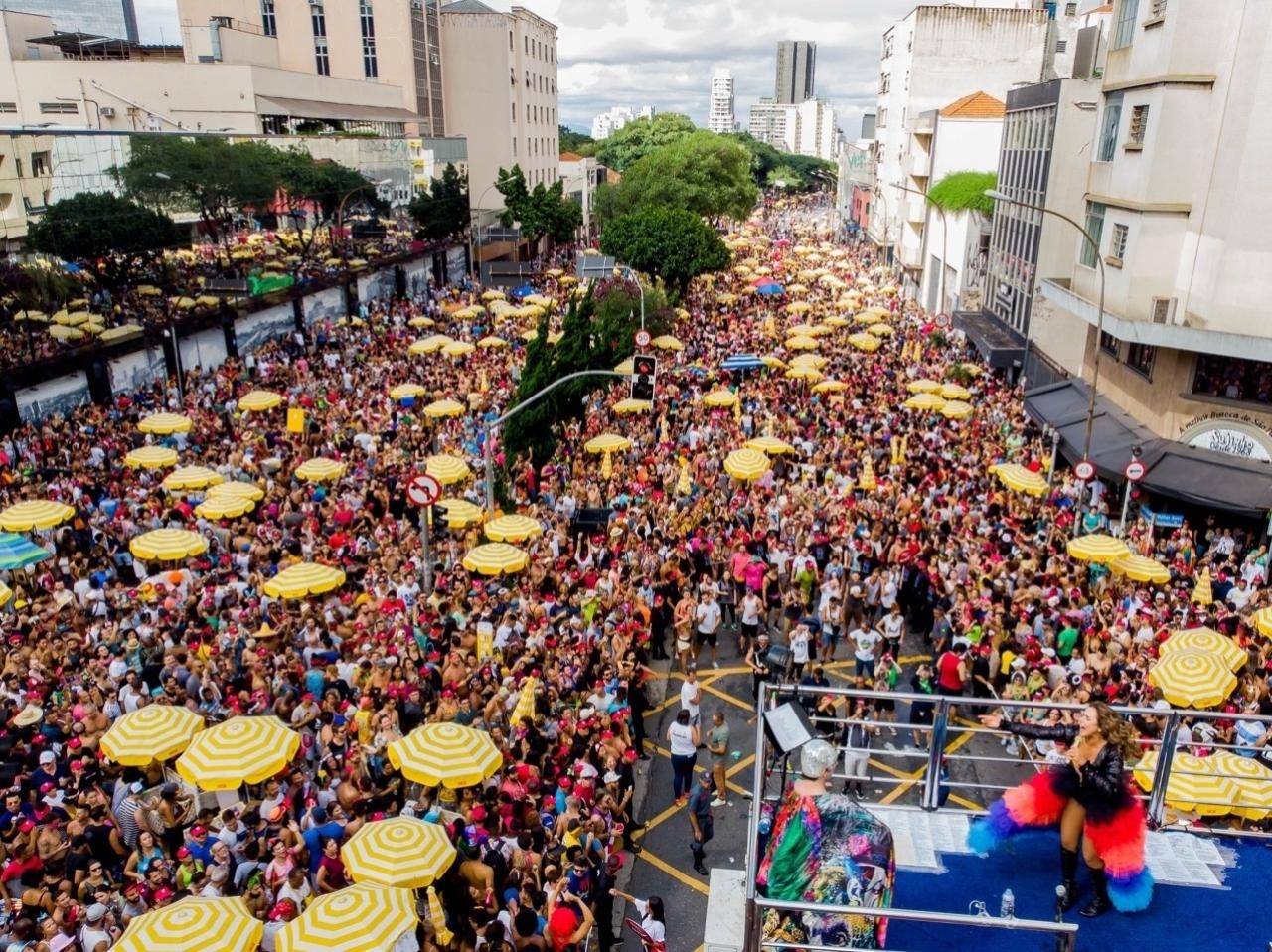 Multidão tomou a rua da Consolação para o show de Daniela Mercury - Edson Lopes Jr./UOL