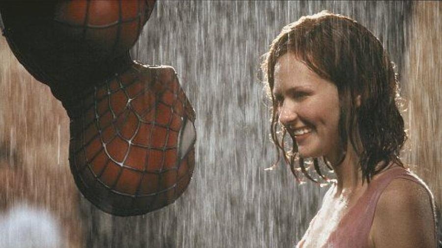Kirsten Dunst como Mary Jane em cena de Homem-Aranha (2002) - Divulgação/IMDb