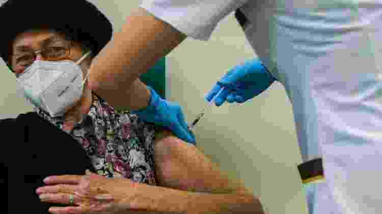 A imunidade obtida com a vacina depende da resposta imunológica de cada paciente - Getty Images / BBC News Brasil - Getty Images / BBC News Brasil