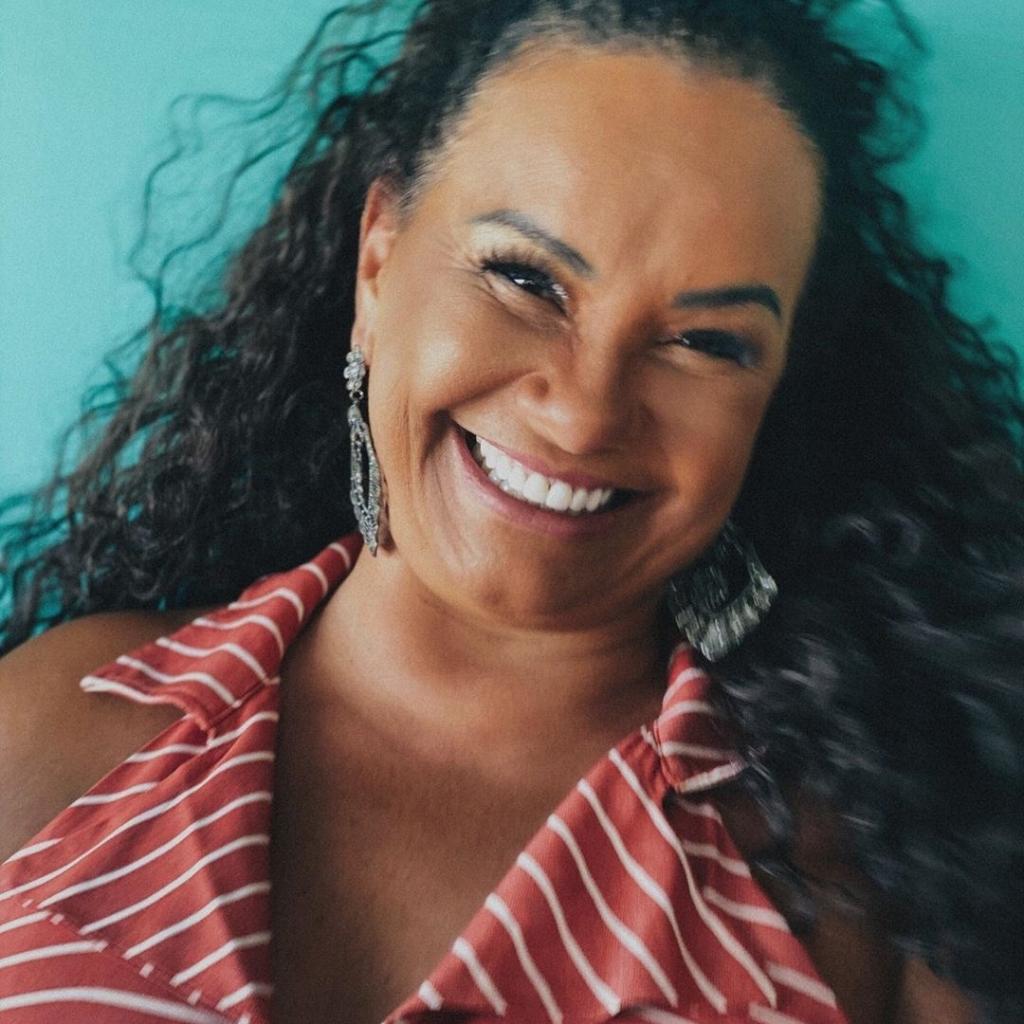 Solange Couto posa de biquíni no Nordeste - Imagem: Reprodução/Instagram@solangecouto