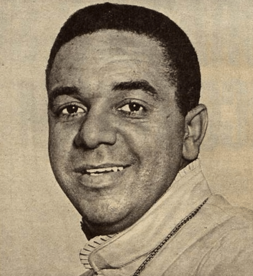 The great explosion of his career occurred on the Rio Hit Parade program, in 1965, winning competitions when performing the music. 