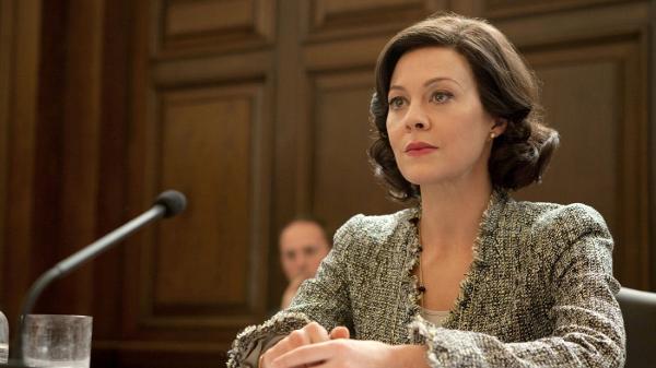 Helen McCrory em cena de '007 - Operação Skyfall' - Reprodução - Reprodução