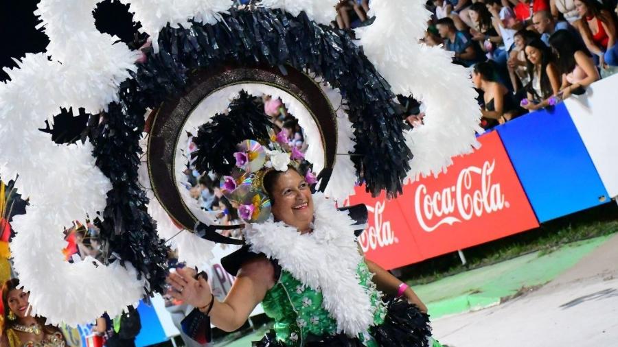 Os desfiles de Carnaval 2022 em Corrientes, na Argentina, iniciados nesta quarta (23) - Reprodução/Twitter