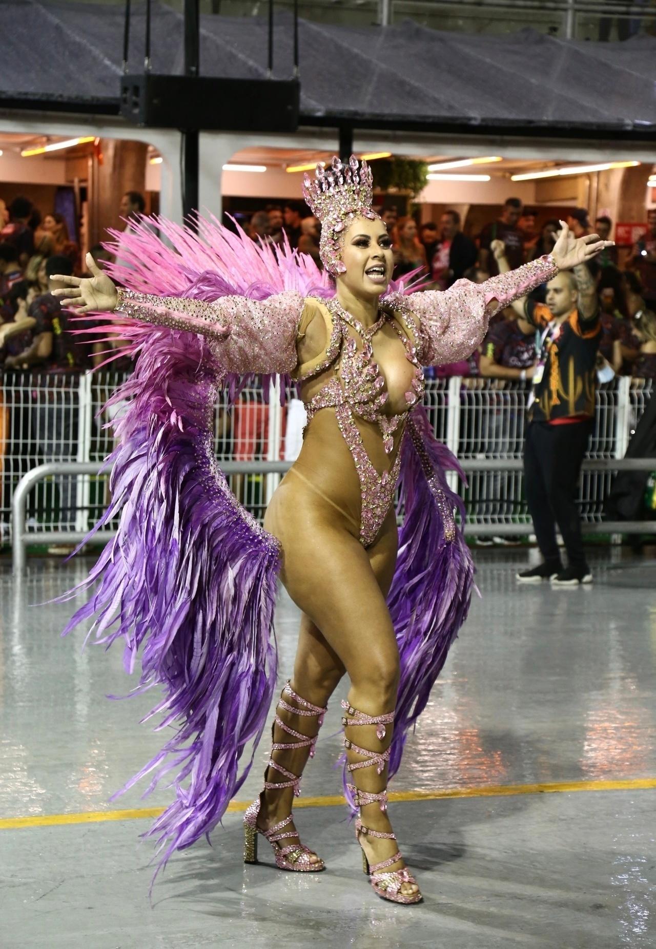 Desfile da Tom Maior, quarta colocada no Grupo Especial - BrazilNews