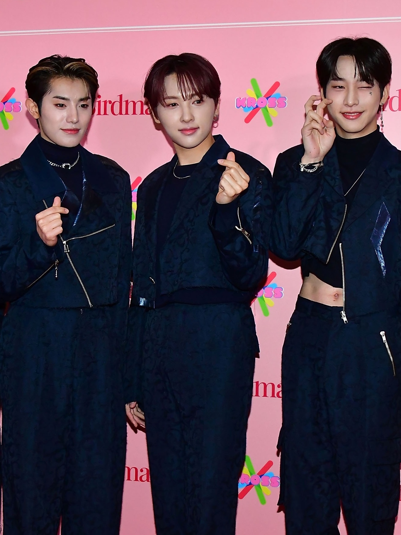 Com K-pop LGBTQIA+, OnlyOneOf dribla preconceito; grupo faz show