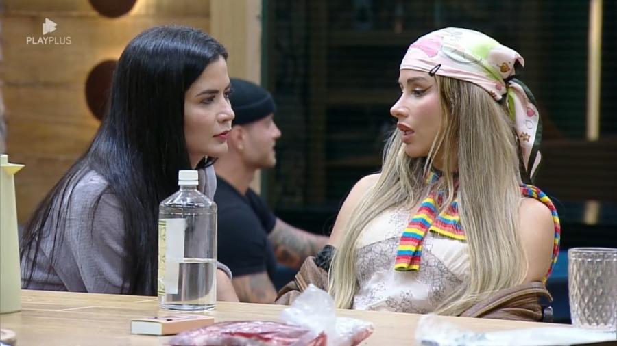 Babi e Vanessa voltam a conversar sobre Sacha agredir Fernanda - Reprodução/Playplus