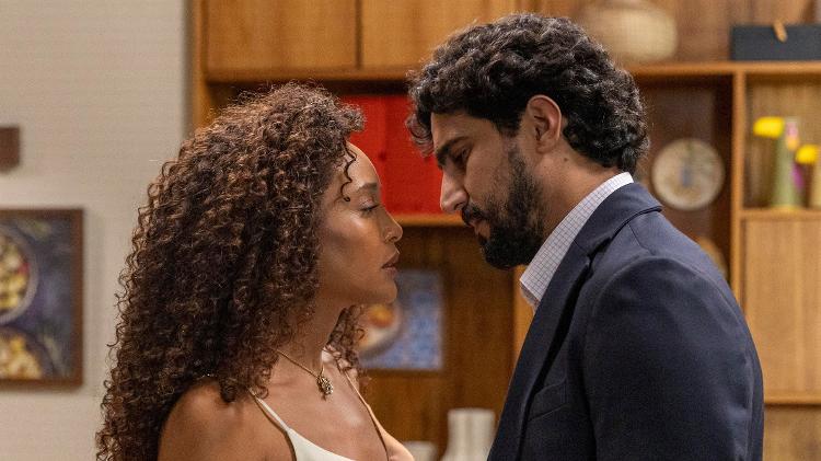 Vale Tudo: Raquel (Taís Araujo) recebe Ivan (Renato Góes) na Paladar Vale Tudo: Raquel (Taís Araujo) recebe Ivan (Renato Góes) na Paladar