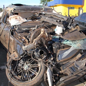 24.jun.2015 - Range Rover do cantor Cristiano Araújo, que morreu em acidente na BR 153, no km 614, entre Morrinhos e o trevo de Pontalina, em Goiás - Marcos Antonio Costa/Futura Press/Folhapress