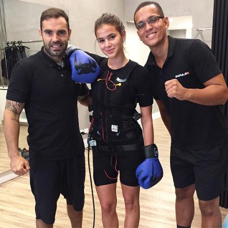 Bruna Marquezine é uma das adeptas da eletroestimulação muscular enquanto malha - Reprodução/Instagram