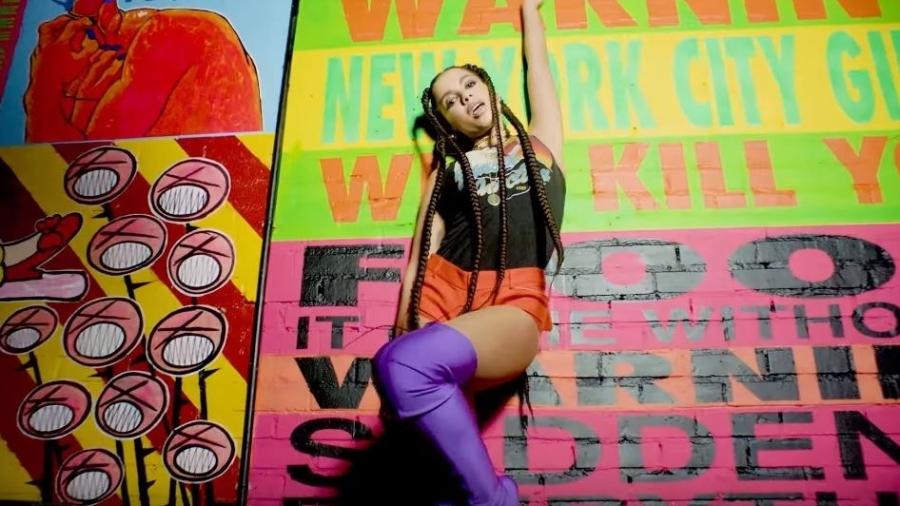 Anitta no clipe de "Paradinha" - Divulgação