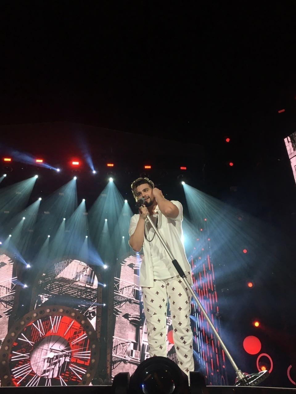 Luan Santana canta em gravação do "Show da Virada", programa de fim de ano da Globo, em Belo Horizonte - Rober Lelis/Divulgação