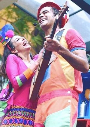 Tânia e Jair em apresentação do projeto "Grandes Pequeninos" - Reprodução/Facebook - Reprodução/Facebook