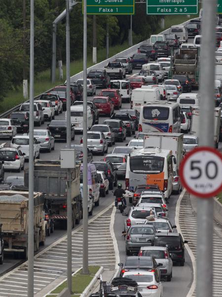 Trânsito congestionado na Marginal Pinheiros, em São Paulo (SP) - Danilo Verpa/Folhapress