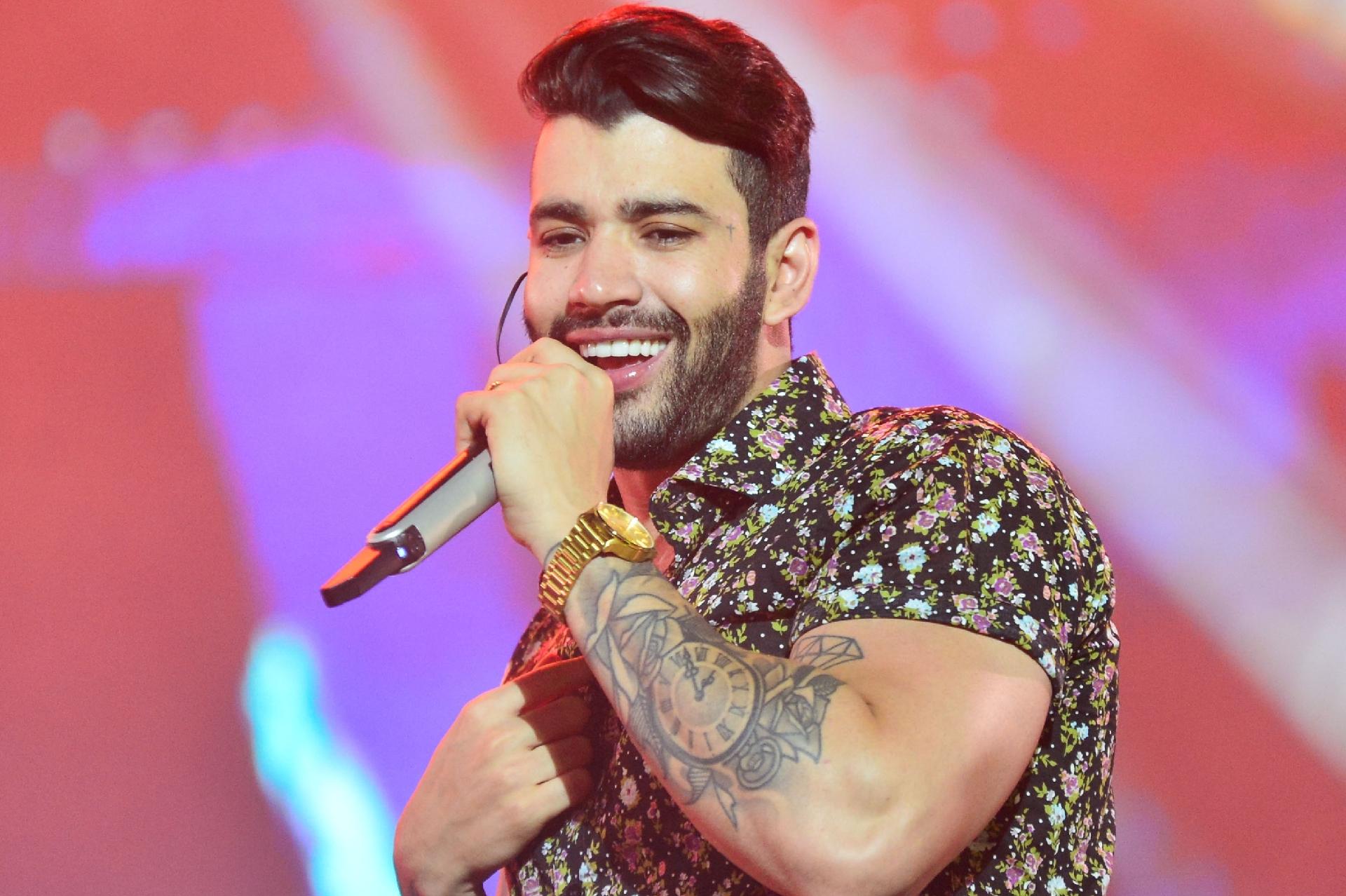 28.dez.2017 - Gusttavo Lima se apresenta na primeira noite de shows do Festival Virada em Salvador - André Muzell/Brazil News