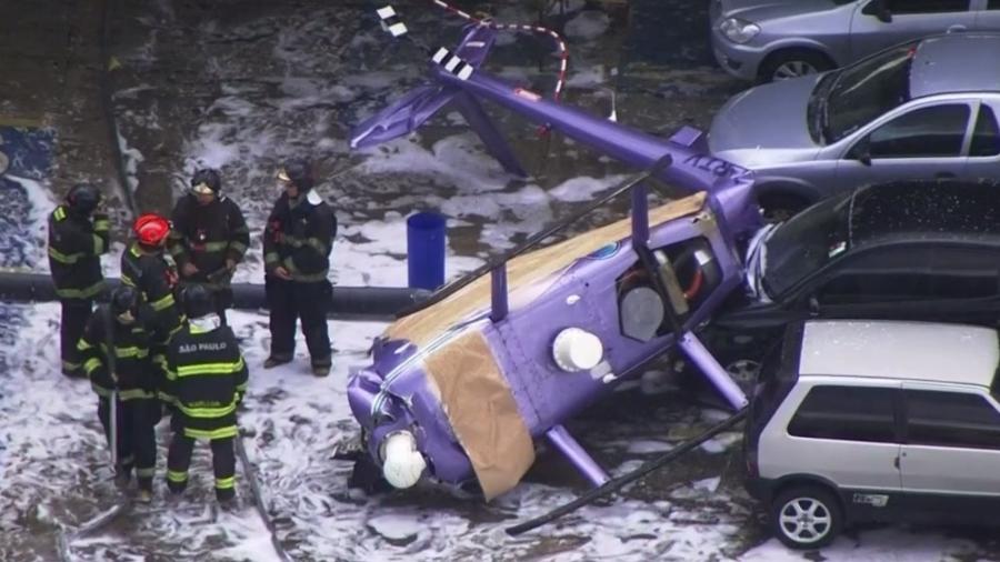 Helicóptero da RedeTV! cai no estacionamernto da emissora - Reprodução/TV Globo