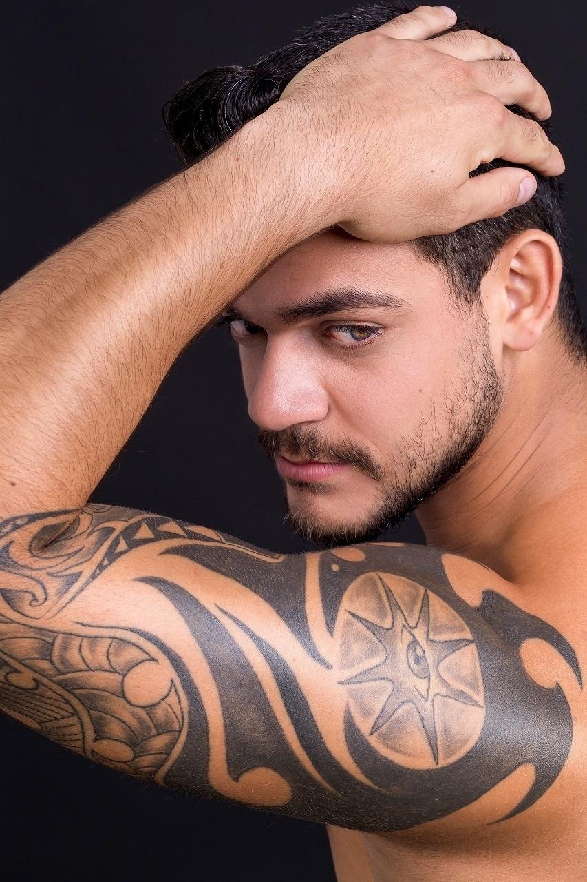 Filho de Carlinhos Aguiar, Caique Aguiar faz primeiro ensaio sensual - Paulo Stempfer