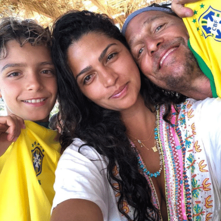 Camila Alves com o marido, o ator Matthew McConaughey, e Levi, filho dos dois - Reprodução/Instagram/iamcamilaalves