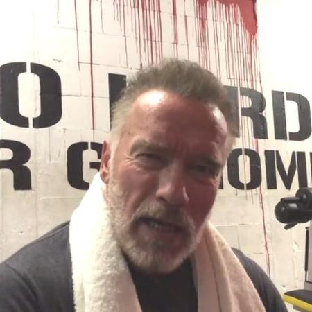 Schwarzenegger respondeu e depois enviou vídeo a homem com depressão que não conseguia ir à academia - BBC