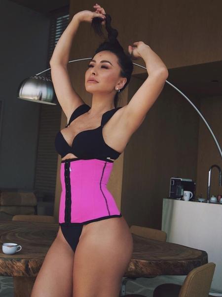 Sabrina Sato posa de cinta rosa para conscientizar sobre Outubro Rosa - Reprodução/Instagram