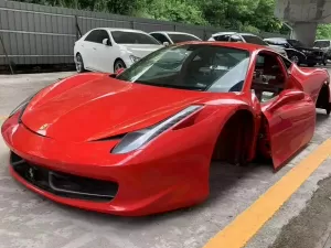 Ferrari 'barata' surge à venda na internet, mas requer um gasto extra