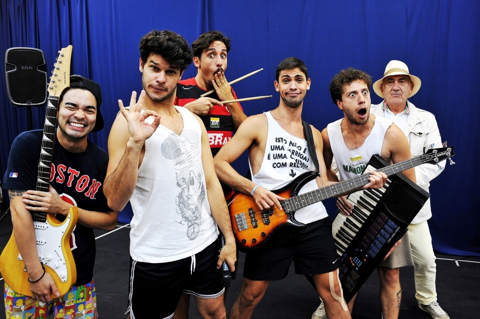 2.fev.2016 - Arthur Ienzura, Yudi Tamashiro, Ruy Brissac, Elcio Bonazzi e Adriano Tunes durante ensaio para "O Musical Mamonas" - Reinaldo Canato/UOL