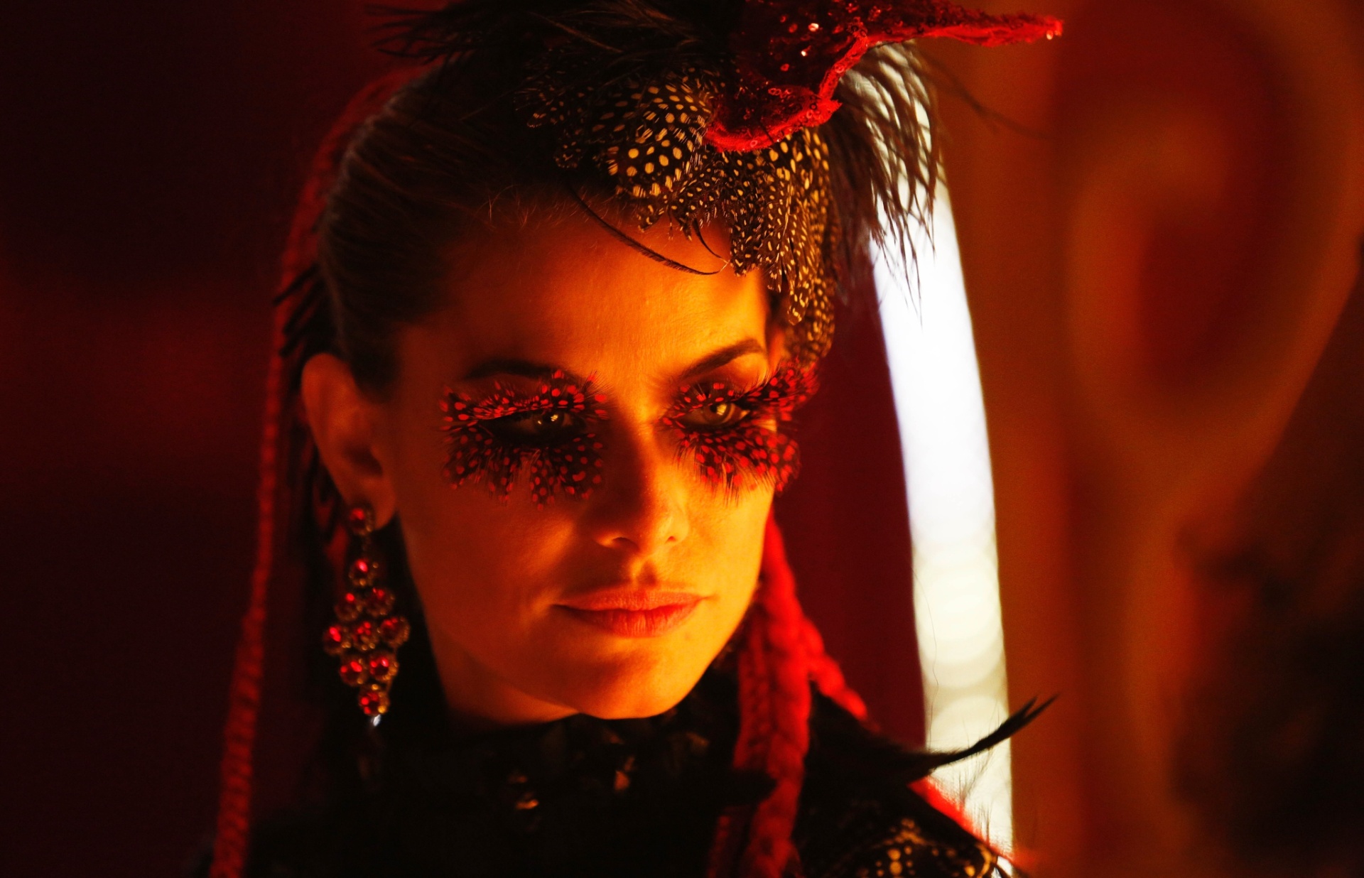 Alinne Moraes vive Tigrana, durante a filmagem do último número musical de "Os Saltimbancos Trapalhões 2 - Rumo a Hollywood" - Marcos Pinto/UOL