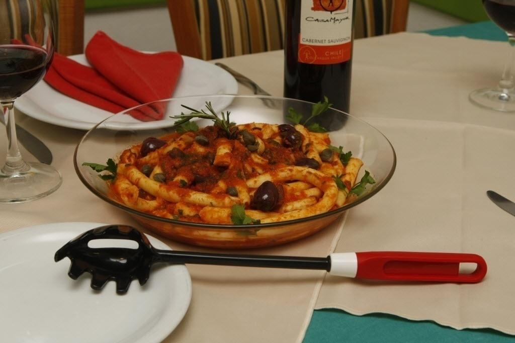 Buraco no pegador de macarrão - Rubens Cavallari/Folha Imagem