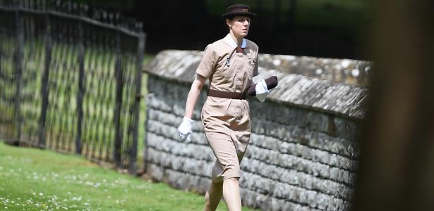 A babá Maria Teresa Borrallo com o uniforme tradicional das profissionais formadas pela Norland College - Getty Images - Getty Images